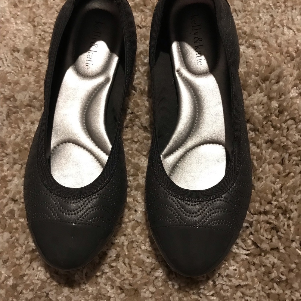 Women’s flats